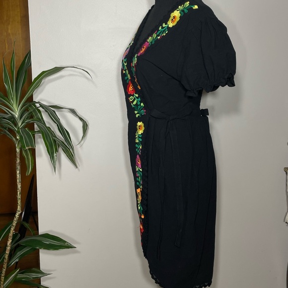 YZXDORWJ WIMENS MEXICAN FLORAL EMBROIDERED WRAP DRESS - Picture 5 of 14